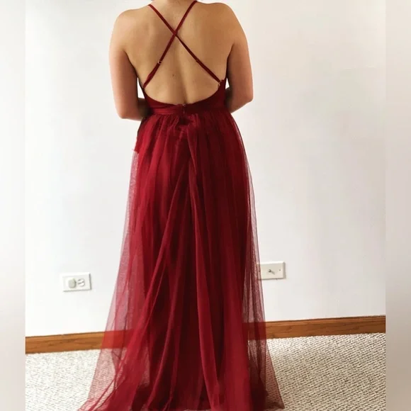 Brand New, beautiful and fresh. Adjustable strips, two opens at the front. - Picture 3 of 3